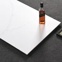 Dalle de carrelage en porcelaine blanche Calacatta polie 750x1500mm, résistante à l'usure, surface brillante, effet marbre, pour sol et mur