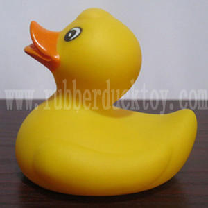 フローティング黄色のプラスチック製のアヒル、ベビーバス黄色のPVCアヒルのおもちゃ、黄色のビニールアヒルを購入する - Product Image 2