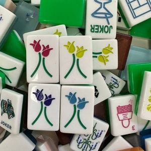 Tuiles de Mahjong Américaines Modernes de Luxe en Acrylique pour 4 Joueurs, Pliables et Portables, Écologiques, Faible MOQ pour Commandes Personnalisées, <span class=keywords><strong>Casino</strong></span>, Jeux d'Aargent, Poker - Product Image 2