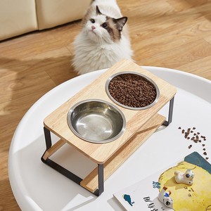 Support en bois pour gamelles de chat, double gamelle en céramique, support incliné pour gamelles de chat avec protection du cou, support anti-renversement pour gamelles d'animaux - Product Image 1
