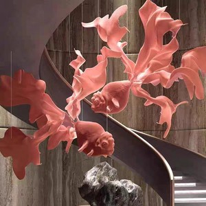 Adorno Colgante Hecho a Mano de Hierro con Diseño de Peces Koi Dorados para Decoración de Bodas y Escaparates de Centros Comerciales - Product Image 1