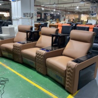 Canapé inclinable électrique de luxe au design courbé pour cinéma, mobilier de cinéma maison avec lecteur de musique pour salle de cinéma VIP