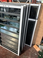 Maille en acier inoxydable de fenêtre de persienne de volet en verre isolé par cadre en aluminium de conception extérieure moderne pour des villas