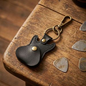 Porte-plectrums de guitare en cuir PU avec design en relief - Durable et souple pour guitare acoustique/électrique/basse - Product Image 2