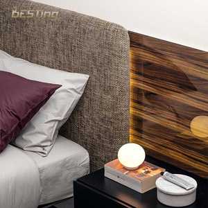 <span class=keywords><strong>Lit</strong></span> double moderne avec tête de <span class=keywords><strong>lit</strong></span> <span class=keywords><strong>en</strong></span> tissu plissé horizontal délicat avec veilleuse LED grands lits <span class=keywords><strong>en</strong></span> lévitation - Product Image 5