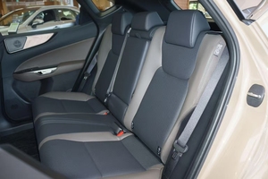 โตโยต้า Lexus รถมือสองพวงมาลัยซ้าย5ประตู5-Seater หรู2024 NX200รถมือสอง - Product Image 5