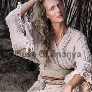 Poncho Kimono de Lino Puro, Blusa Vintage Boho con Mangas Acampanadas, Top Corto, Camisa Tribal Gitana, Ropa Orgánica para Mujer, Color Beige, Otoño - Product Image 5