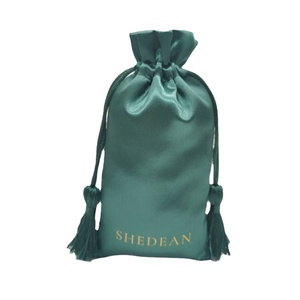 Pochette décorative OEM en satin imitation soie avec cordon de serrage, haut de gamme, pour rangement de lingerie et cadeaux de mariage - Product Image 1