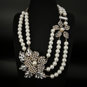 Kalung mutiara berlapis, perhiasan wanita dengan tali manik-manik dengan bunga paduan bertatahkan berlian aksesoris pernikahan modis - Product Image 6
