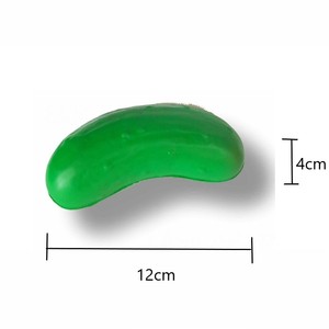 Pelota Antiestrés de Espuma de PU con Forma de Pepino de 4.72 Pulgadas, Personalizable con Logotipo, Juguete <span class=keywords><strong>para</strong></span> Aliviar el Estrés, Regalo Divertido <span class=keywords><strong>para</strong></span> Compañeros de Trabajo, Voluntarios y Personal - Product Image 2