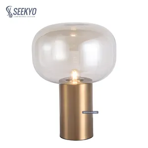 Ovo em forma de bola de vidro transparente moderno europeu de bronze antigo base de luz da mesa levou barra de cobre lâmpada de tabela decorativa