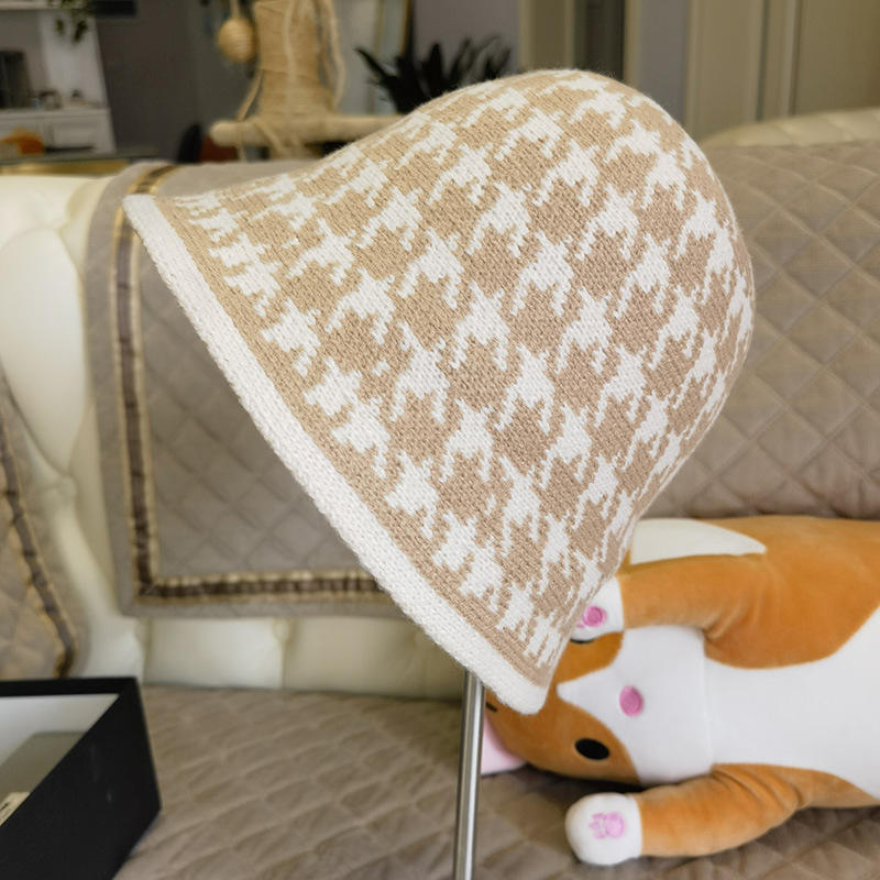 827 houndstooth khaki