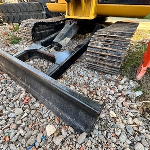Presque neuf, haute qualité, importé, mini-excavateur sur chenilles Caterpillar 306E2 d'occasion pour usage agricole. - Product Image 4