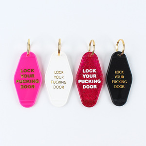 Custom ABS Plastic Anime Style Retro Motel Hotel Keychain Personalized Vintage Luggage Bag Souvenir with Letterpress Printing