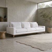 Canapé 3 places moderne et minimaliste en tissu rembourré, texture lin, pieds en bois, mobilier confortable pour salon et maison