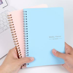 Cuaderno Espiral de 100 Páginas para la Escuela, con Diseño Personalizado, Bonito y de Marca, con Juego de Bolígrafos y Páginas Negras - Product Image 4