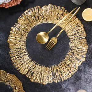 Grosir 13 inci alat makan kepingan salju piring pengisi daya kaca emas untuk restoran dekorasi pernikahan