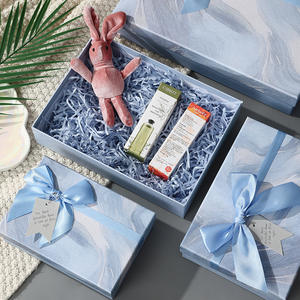 Boîte cadeau en papier d'art bleu mat sur mesure avec nœud, forme rectangulaire, couvercle et base, ruban, étiquette cadeau pour emballage cosmétique, anniversaire - Product Image 3