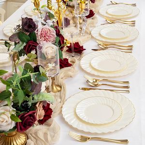 Lot de 50 assiettes en plastique réutilisables à bordure florale avec bord doré, comprenant une <span class=keywords><strong>assiette</strong></span> à dîner de 10,25 pouces et une <span class=keywords><strong>assiette</strong></span> à <span class=keywords><strong>dessert</strong></span> de 7,5 pouces - Product Image 5