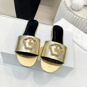 Pantofole estive Casual V <span class=keywords><strong>vera</strong></span> <span class=keywords><strong>pelle</strong></span> da <span class=keywords><strong>donna</strong></span> con marchio di design alla moda piatta pantofole di lusso di alta qualità per le donne - Product Image 5