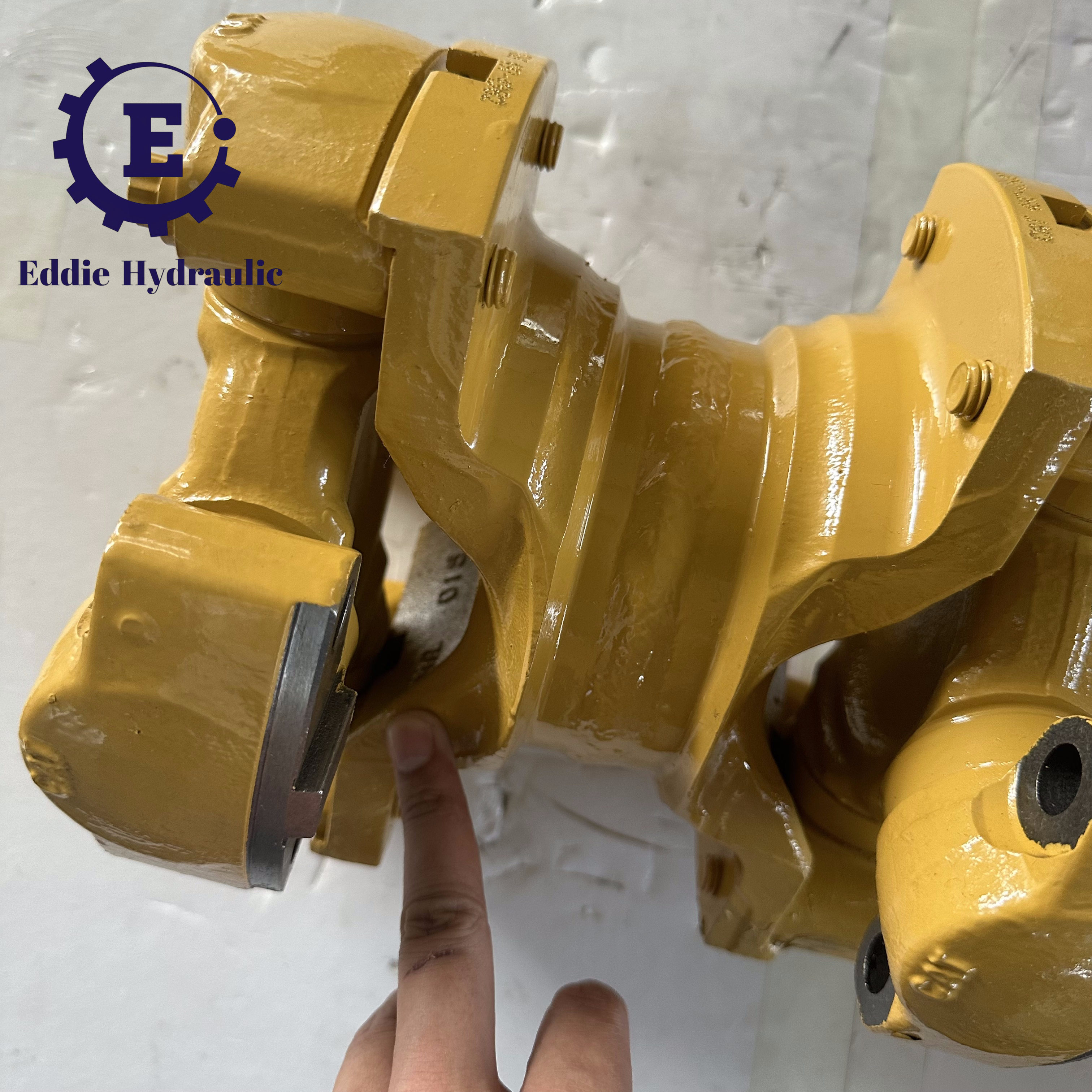 122-6787 1226787 YOKE ASSEMBLY-END Applicable to BACKHOE