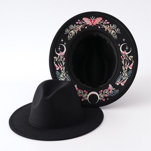 Nouvelle Arrivée 2026 Chapeau Fedora Noir Tendance avec Broderie Florale Papillon Rose et Lune Croissante - Product Image 1