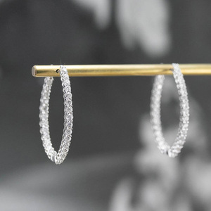 Orecchini a Cerchio Grandi e Rotondi per Donne, Gioielli per Orecchie Scintillanti con Pavé - Product Image 6