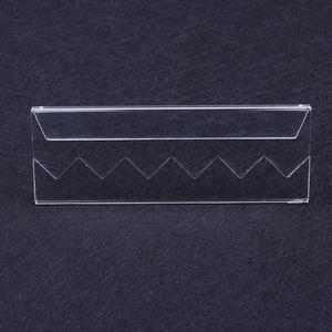 Design unico per monete in acrilico a forma di V personalizzato - Product Image 4