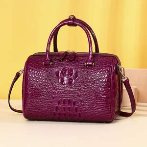 Bolso de Hombro de Diseño en Cuero de Cocodrilo Genuino de Alta Calidad, Bolsa de Viaje Tipo Duffel, con Cierre y Logotipo Personalizado, Impermeable - Product Image 1