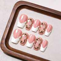 Faux ongles à presser en acrylique français faits main, gaufrés, rose nude, avec cadre métallique et perles, forme carrée moyenne, pour salon de beauté, vente en gros