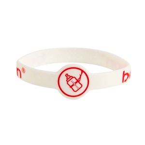 Muñequera de silicona promocional con logotipo personalizado para el conocimiento de la marca y la recaudación de fondos - Product Image 4