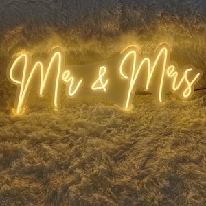 Enseigne néon LED Aladin RGB en acrylique '<span class=keywords><strong>Mr</strong></span> Mrs' – Décoration murale pour mariage, anniversaire, chambre – Lumière romantique, attrayante et durable - Product Image 1