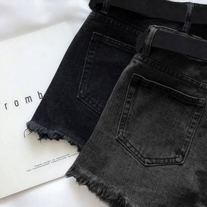 Pantalones cortos de mezclilla de verano para mujer, de cintura alta, corte en A, con borde sin rematar, efecto adelgazante, de pierna ancha que cubre la figura - Product Image 5