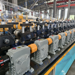 เครื่องขึ้นรูปม้วนโลหะสำหรับรางเหล็กเบา ยี่ห้อ Wadley PLC พร้อมระบบรับ จัดเรียง บรรจุ และพาเลทไทซ์ สำหรับงานผนังเบา รุ่น CD UD UW CW - Product Image 3