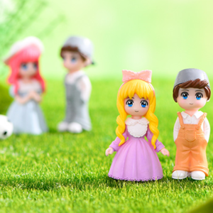 Statuette in Miniatura di Anziani, Donne, Uomini, Ragazze, Coppie, Figure per Matrimoni - Product Image 1