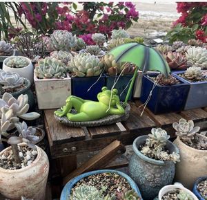 รูปปั้นสวนพลังงานแสงอาทิตย์งานประดิษฐ์เรซินใหม่สำหรับบ้านกบโซลาร์เซลล์ห้องนั่งเล่นศึกษาระเบียงตั้งโต๊ะไฟ LED ตกแต่งกลางแจ้ง - Product Image 5