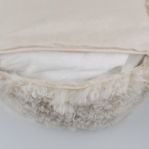 Puf creativo de felpa suave para sala de estar, PUF de piel de oveja, taburete de ahorro de espacio, piel otomana, 100% - Product Image 4