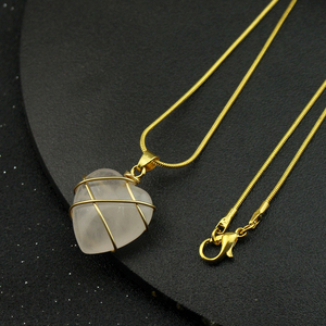 Collana con Ciondolo a Forma di Castello in Quarzo Rosa e Diamante, Pendente a Cuore in Pietra di Luna, Gioielli alla Moda per Donne, Regalo per Lei - Product Image 5