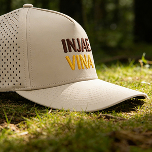 Gorra Trucker Personalizada con Logotipo Bordado, Impermeable, de 5 Paneles, Malla Transpirable, para Viajes - Product Image 1