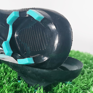 Nuevo Tipo de suelas de zapatos de fútbol antideslizantes de TPU Material de PC duradero y ligero para un rendimiento óptimo del calzado deportivo - Product Image 2