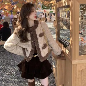 Women's Short Fur Jacket Apricot Loose Fit Warm Coat Autumn Winter 2025 - Product Image 4
