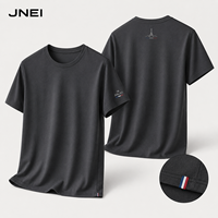 JNEI Özel Logo Erkekler İçin Isı Transferli Tişört 150g Hızlı Kuruyan Polyester Yumuşak Nefes Alabilen Kolay Temizlenen Tişört