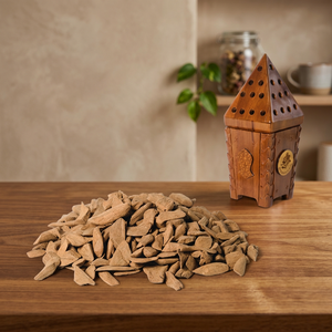 Sanai Al Namir Merauke 31A, Agarwood Gris Quemado con Vetas, Esencia Terrosa Natural para Ceremonias Tradicionales de Bakhoor - Product Image 3