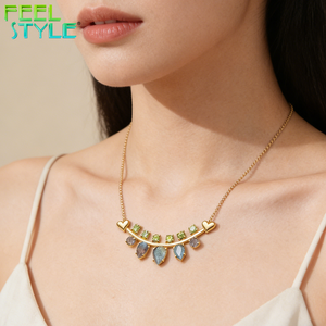Collier pendentif barre en arc cœur unique, goutte d'eau, pierres fantaisie bleues et violettes en CZ, chaîne en acier inoxydable 316 plaqué or PVD - Product Image 2