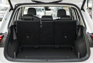 <span class=keywords><strong>VW</strong></span> <span class=keywords><strong>Tiguan</strong></span> L (Facelift) <span class=keywords><strong>2023</strong></span>, SUV 330TSI Turbo Automático 2WD <span class=keywords><strong>R</strong></span>-<span class=keywords><strong>Line</strong></span> Edición Yuexiang, Asientos de Cuero, Techo Panorámico, LED - Product Image 6