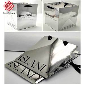 Bolsa de Papel para Regalo de Tienda de Ropa, Bolsa de Compras con Logotipo Personalizado, Impresión Láser Holográfica, Baoren Silver Card Gold Card - Product Image 3