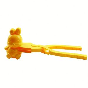Lapin fabricant de boules de neige moule d'hiver avec poignée en plastique lapin fabricants de boules de neige amusant hiver extérieur pince à boules de neige - Product Image 3