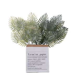 CallaFloral – Lots de feuilles de Monstera en plastique jaune foncé, plantes artificielles pour la décoration intérieure et les arrangements de mariage - Product Image 5