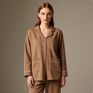 طقم بيجامة نوم نسائي من القطن بأكمام طويلة من تشكيلة كلاسيك، طقم ملابس استرخاء ناعمة بتصميم مخصص للنساء - Product Image 4