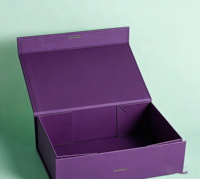 Boîte d'emballage cadeau en gros, boîte en papier pliable pour vêtements avec fermeture magnétique et ruban, boîte de rangement pliable personnalisée